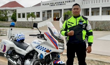 Temukan-dan-Kembalikan-Setumpuk-Uang-di-Kantong-Plastik,-Brigpol-Richard-Radja-Kana-Tuai-Pujian-Polisi-Berhati-Baik
