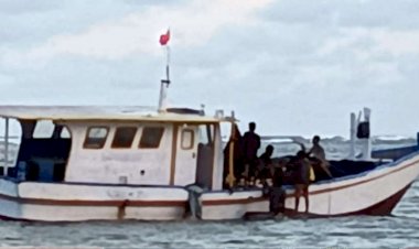 Delapan-Hari-Terdampar-di-Lautan,-Kabidhumas-Polda-NTT:-Lima-Orang-ABK-Ditemukan,-Dua-diantaranya-Meninggal-Dunia