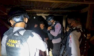 Cegah-Penyakit-Masyarakat,-Anggota-Ditsamapta-Polda-NTT-Patroli-ke-Tempat-Rawan-Gangguan-Kamtibmas