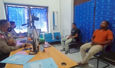 Sambut-HUT-ke-67,-Ditlantas-Polda-NTT-bagi-bagi-SIM-Gratis-kepada-Masyarakat