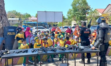 Polisi-Sahabat-Anak,-Satbrimobda-Polda-NTT-Terima-Kunjungan-TK-AISYAH-3-Kota-Kupang