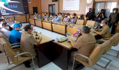 Forkopimda-Jatim-Jenguk-Korban-Tragedi-Kanjuruhan,-Pastikan-Beri-Perawatan-Maksimal