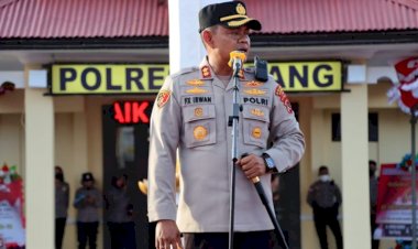 Sambut-Idul-Adha-1443-H,-Kapolres-Kupang-Sumbang-Sapi-Kurban