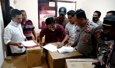 Tunjang-Pelaksanaan-Tugas,-Polsek-Jajaran-Polres-Belu-Terima-Mesin-Foto-Copy-dan-Genset-dari-Dit-Intelkam-Polda-NTT