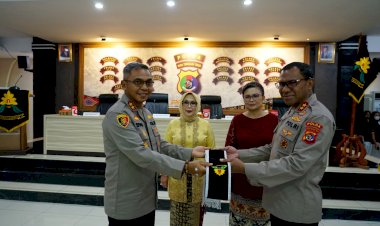 Ibu-Asuh-Polwan-Polda-NTT-Harap-Seluruh-Polwan-Jadi-Contoh-yang-Baik-dan-Tidak-Bergaya-Hedonisme