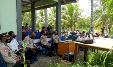 Pantau-Langsung-Pelaksanaan-Vaksinasi-Massal,-Kapolres-Lembata-Optimis-Herd-Immunity-Dapat-Terbentuk.