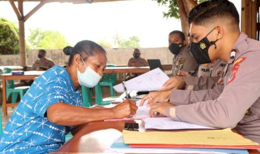 Polres-Lembata-Bagikan-Bantuan-Langsung-Tunai-Kepada-851-Masyarakat-Kabupaten-Lembata