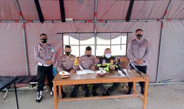 AKBP-Dwi-Handono-Kerahkan-77-Personel-Polres-Lembata-Untuk-Amankan-Rangkaian-Kegiatan-Paskah