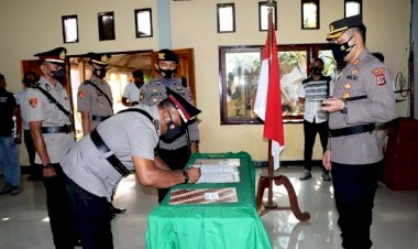 Kapolres-Flotim-Pimpin-Sertijab-Kasat-Intelkam-dan-Dua-Kapolsek