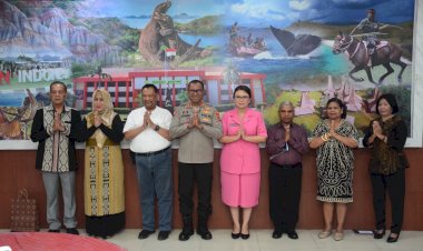 Bentuk-Apresiasi,-Kapolda-NTT-dan-Pejabat-Utama-gelar-Ramah-Tama-dengan-Para-Personel-dan-ASN-yang-Memasuki-Masa-Purna-Tugas