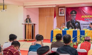 Lakukan-Pertemuan-dengan-Forkopimda-dan-FKUB-Manggarai-Barat,-Kapolda-NTT-:-Polri-Butuh-Dukungan-Masyarakat-dalam-Menjaga-Kamtibmas