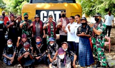 Kapolres-Flotim-Hadiri-Pembukaan-TMMD-ke-113