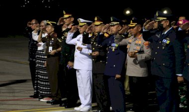 Wakapolda-NTT-Lepas-Keberangkatan-Jenazah-Alm-Danrem-161/Wirasakti-Kupang-Ke-Jakarta