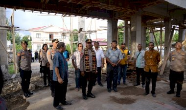 Kapolda-NTT-Berikan-Bantuan-Untuk-Pembangunan-Gereja-Katolik-ST.-Yohanes-Paulus-II-di-Sikka