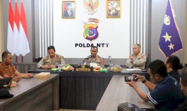 Kapolda-NTT-Gelar-Silaturahmi-dengan-para-Awak-Media-Desk-Polda-NTT