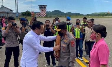 Tiba-di-Perbatasan-RI-RDTL,-Kapolda-dan-Ketua-Bhayangkari-Daerah-NTT-Disambut-Hangat-Forkopimda-Belu