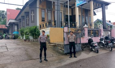 Personel-Polda-NTT-Amankan-Ibadah-Perjamuan-Kudus-di-Kota-Kupang