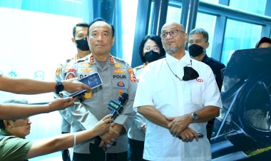 Polri-Percantik-Bandara-Soetta-dengan-Lukisan-Karya-Para-Difabel--Polri-Pamerkan-Lukisan-Para-Difabel-di-Bandara-Soetta