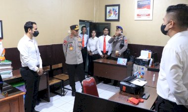 Awali-Tahun-Baru-2023,-Kapolda-NTT-Cek-Kebersihan-Ruangan-Setiap-Satker