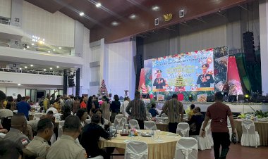 Keluarga-Besar-Polda-NTT-Gelar-Perayaan-Natal-Bersama-Forkompinda-dan-Masyarakat