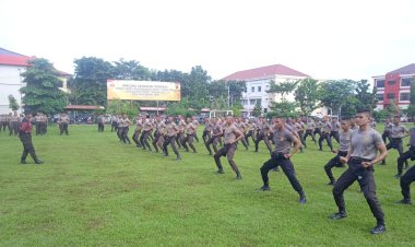 Jaga-Kebugaran-Fisik,-245-Bintara-Remaja-Polda-NTT-Latihan-Beladiri-Polri