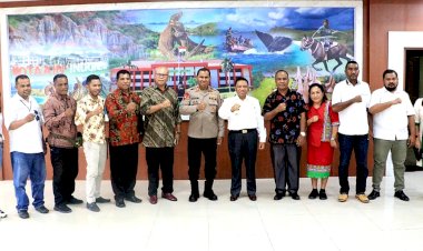 Terima-Kunjungan-Ketua-Pertina-Malaka,-Kapolda-NTT-Dukung-Penuh-Pelaksanaan-Kejurda-Tinju-Mendatang