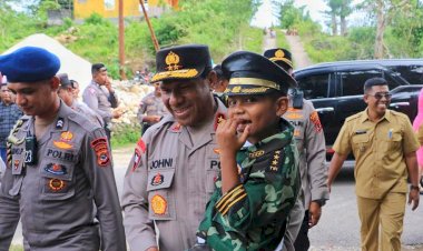 Berkunjung-ke-Kediaman-Nono,-Kapolda-NTT-Menyebutnya-Sebagai-Bintang-dari-Selatan-Indonesia