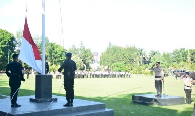 Tanamkan-Nilai-Kebangsaan,-Polda-NTT-Gelar-Upacara-Bendera-Bulanan