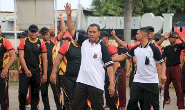 Kapolda-NTT-Olahraga-Pagi-Bersama-Anggota-Brimob