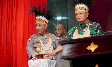 Ratas-Bareng-Presiden,-Kapolri-Tegaskan-TNI-Polri-Kawal-Seluruh-Kebijakan-di-Papua 