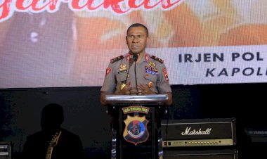 Ikut-Kegiatan-Kebangunan-Rohani,-Kapolda-NTT:Muliakan-Tuhan,-Perkuat-Iman-Sehingga-dapat-Mengasihi-Sesama