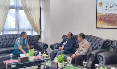 Irwasda-Polda-NTT-Lepas-Keberangkatan-Danpushidrosal-di-Bandara-El-Tari-Kupang