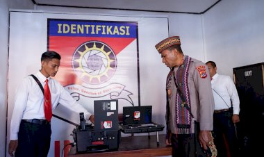 Pastikan-Berjalan-Secara-Baik,-Kapolda-NTT-Cek-Unit-Pelayanan-Publik-di-Polres-Manggarai