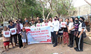 Jelang-Hari-Bhyangkara-ke-77,-Polda-NTT-Beri-Bantuan-Sosial-Kepada-Masyarakat-yang-Membutuhkan-di-Kota-Kupang