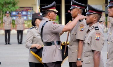 Kapolda-Lantik-130-Bintara-Polri-Gelombang-I-T.A.-2023-di-SPN-Polda-NTT