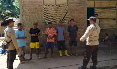 Personel-Polsek-Pantar-Berikan-Imbauan-Terkait-TPPO-kepada-Masyarakat