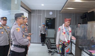 Pastikan-Berjalan-Secara-Baik,-Kapolda-NTT-Cek-Unit-Pelayanan-Publik-di-Polres-TTS
