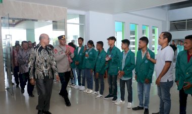 Kapolda-NTT-Beri-Kuliah-Umum-kepada-Mahasiswa-Universitas-Timor