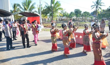 Kedatangan-Kapolda-dan-Ketua-Bhayangkari-Daerah-NTT-Disambut-Meriah-di-Polres-Malaka