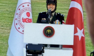 Haru-Briptu-Tiara-Dihadiahi-Sekolah-Perwira-SIP-dari-Kapolri