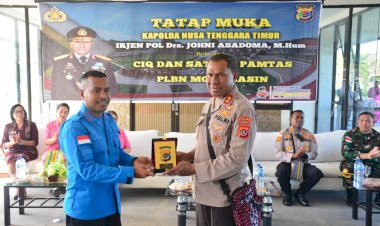 Kunjungi-PLBN-Motamasin,-Kapolda-NTT-Tatap-Muka-Bersama-CIQ-dan-Satgas-Pamtas-RI-RDTL-serta--Bagikan-Bansos-kepada-Masyarakat