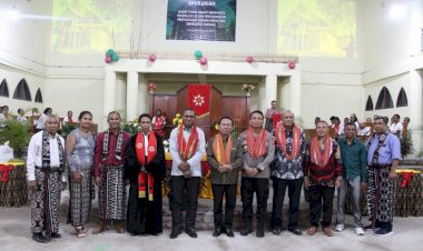 Kapolda-NTT-Hadiri-Kebaktian-Syukur-Ulang-Tahun-Jemaat-Ebenheazer-Pukdale-yang-ke-66