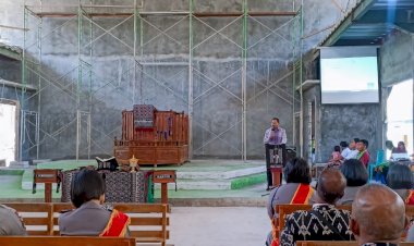 Kapolda-NTT-Sambangi-Gereja-Syalom-Tunggaoen-dalam-Kegiatan-Safari-Minggu-Kasih
