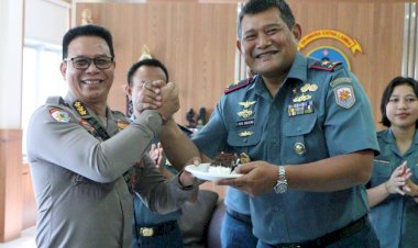 Jajaran-Polda-NTT-Berikan-Kejutan-Istimewa-untuk-HUT-ke-78-TNI-AL