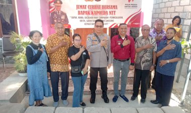Irwasda-Polda-NTT-Mendengar-dan-Merespons-Keluhan-Masyarakat-dalam-Kegiatan-Jumat-Curhat-di-Kelurahan-Oebufu