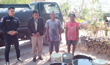 Bantuan-Air-Bersih-dari-Bidhumas-Polda-NTT-Disambut-Haru-Warga-Kota-Kupang