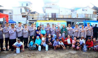 Sambut-Hari-Jadi-Ke-72-Humas-Polri-Dirayakan-Dengan-Berbagi-Air-Bersih