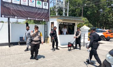 Patroli-Keamanan-di-KPU-dan-BAWASLU-NTT:-Personel-Ops-Mantap-Brata-Turangga-2023-2024-Lakukan-Sterilisasi