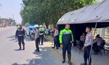 Satgas-Kamseltibcarlantas-Jaga-Ketertiban-Lalu-Lintas,-Dukung-Pemilu-2023-2024-yang-Aman-dan-Lancar