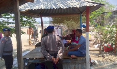 Patroli-Subsatgas-Polairud-di-Pesisir-Pantai-NBS-Kota-Kupang:-Mengawasi-Keamanan-dan-Mengingatkan-tentang-Bahaya-Hoax